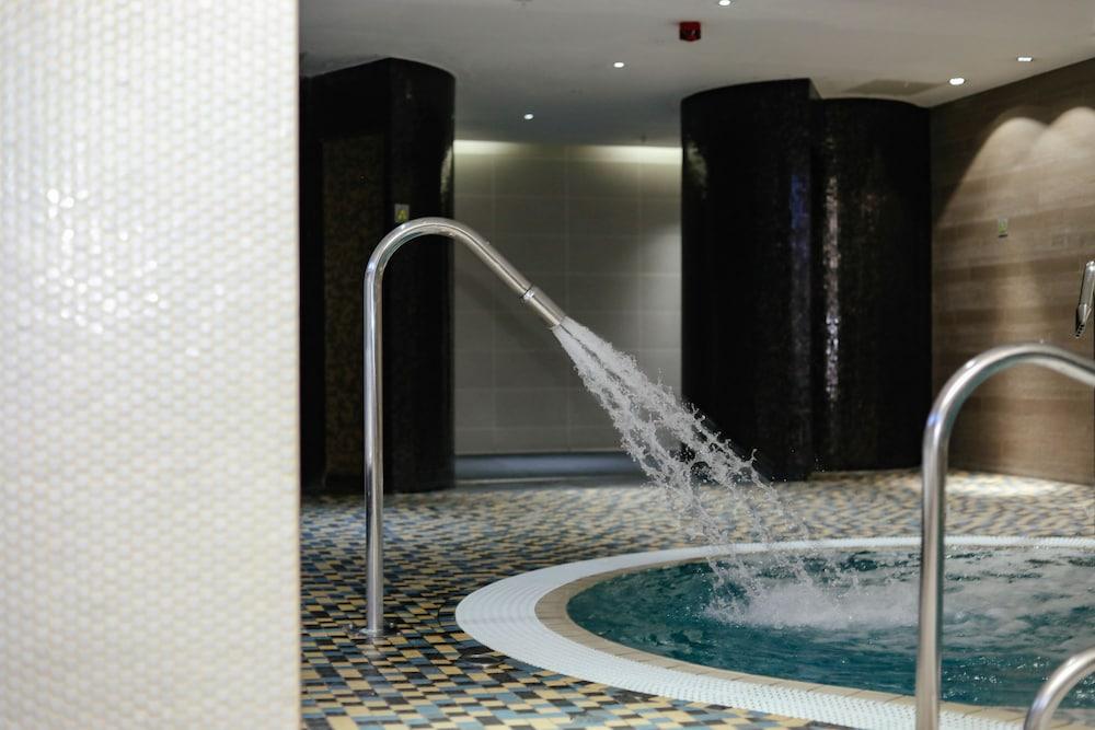 Hilton London Heathrow Airport Terminal 5 4*