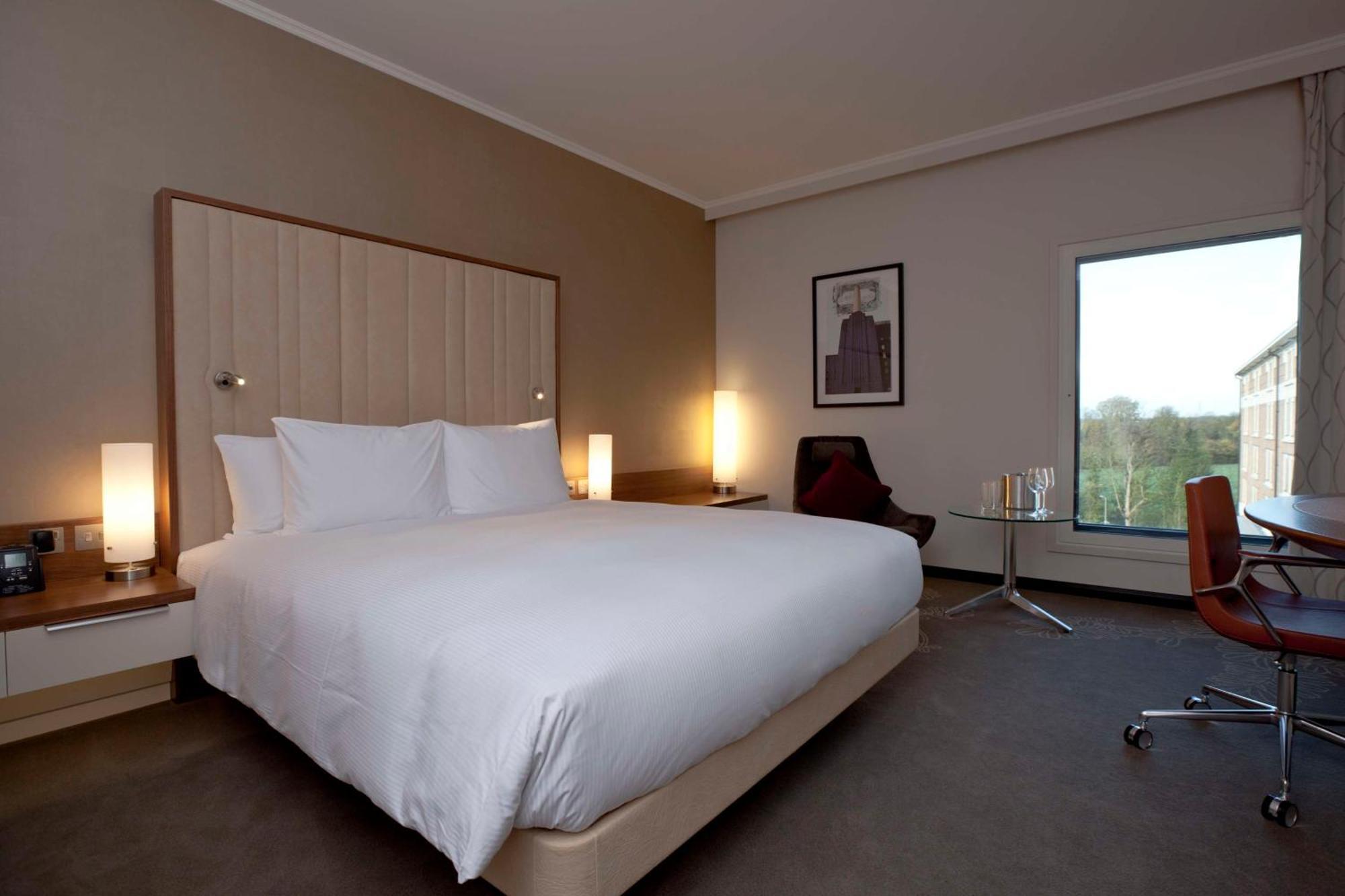 Hilton London Heathrow Airport Terminal 5 Hotel Hillingdon