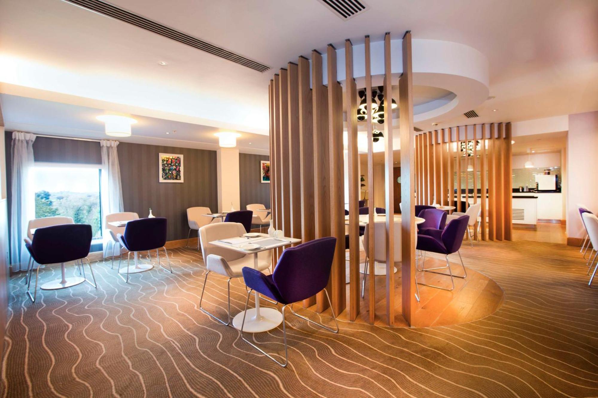 Hilton London Heathrow Airport Terminal 5 4* Hillingdon